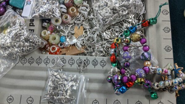 Kiri Cottage Beads, Bracelets and Bandanas 1